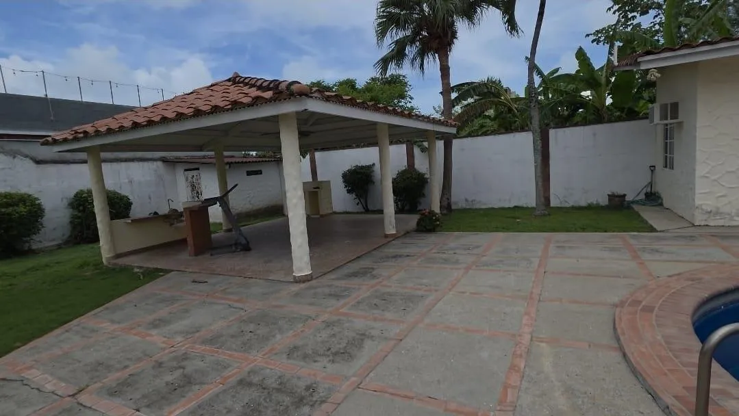 Beach house in Coronado near the sea