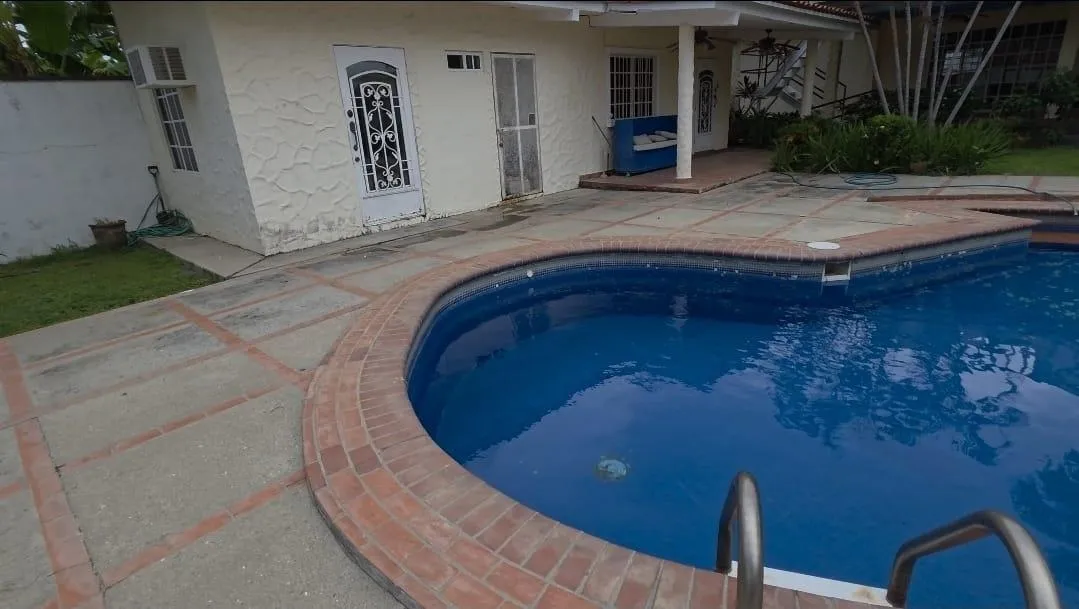 Beach house in Coronado near the sea