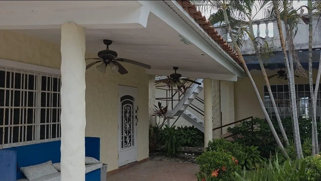 Beach house in Coronado near the sea
