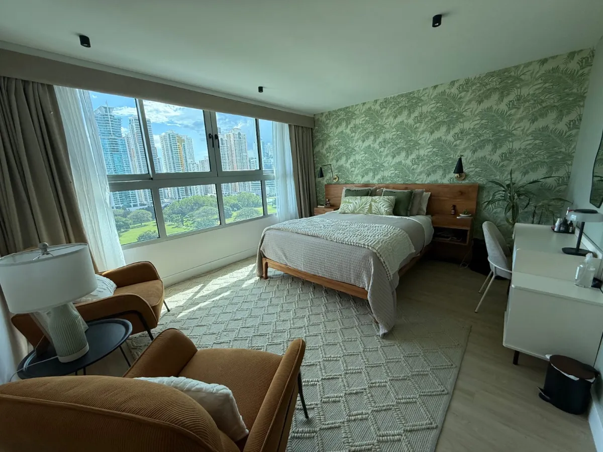 Apartment for Rent in Costa Del Este: 172 square meters, 3.5 bedrooms, 3.5 bathrooms, 2 parking spaces