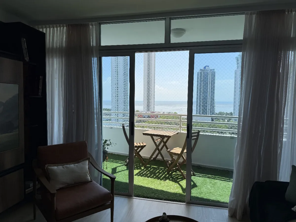 Apartment for Rent in Costa Del Este: 172 square meters, 3.5 bedrooms, 3.5 bathrooms, 2 parking spaces