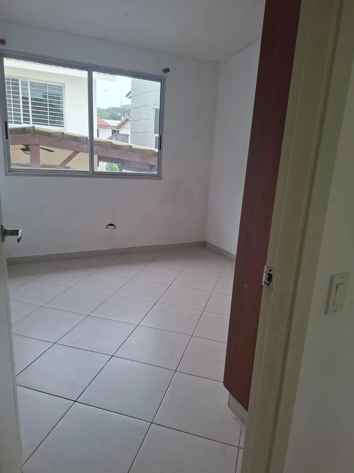 Bank selling house in PH Santillana, Arraiján Cab