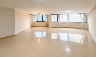 Alquiler de apartamento con vista al mar en Rocamar, Ave. Balboa