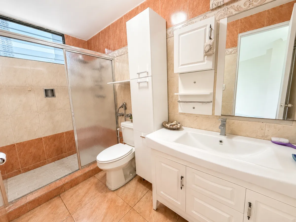 Apartment for rent on Balboa Avenue