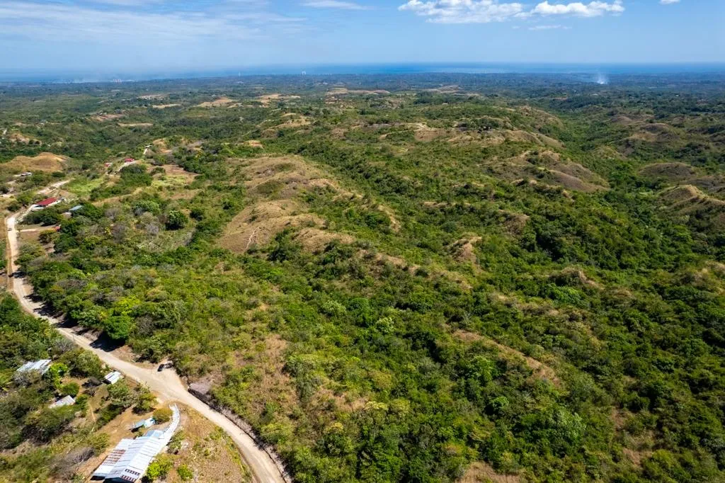 28 Ha Mountain Lot on the way to Anton Valley