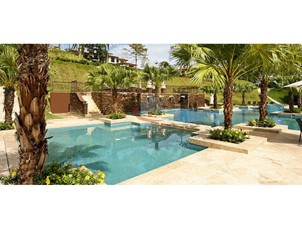 Se Alquila Apartamento en Ph Embassy Club Clayton
