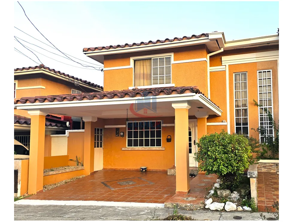 Sale of Beautiful House in Dorado Lakes, Condado del Rey