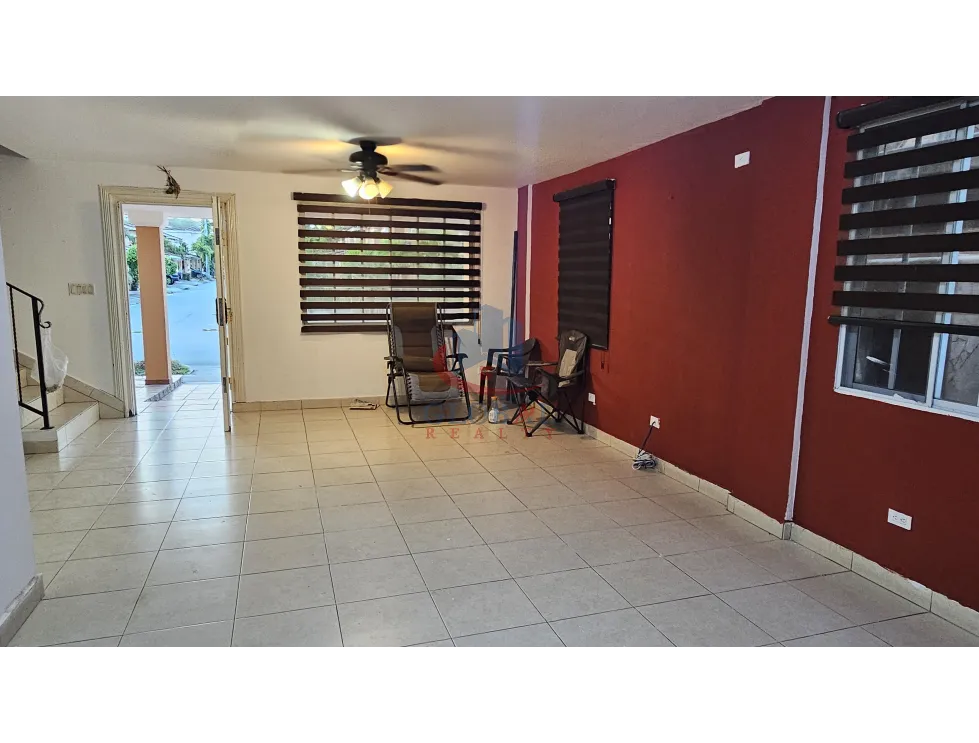 Sale of Beautiful House in Dorado Lakes, Condado del Rey