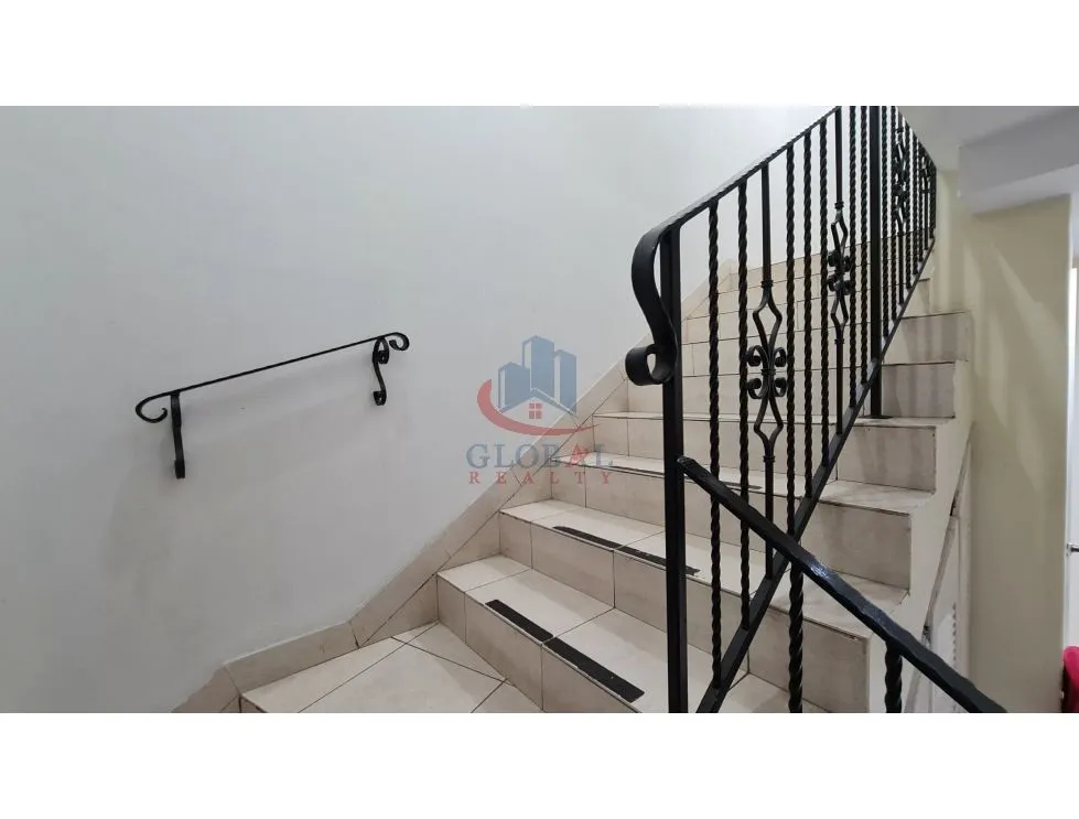 Venta de Casa en Dorado Lakes Condado del Rey