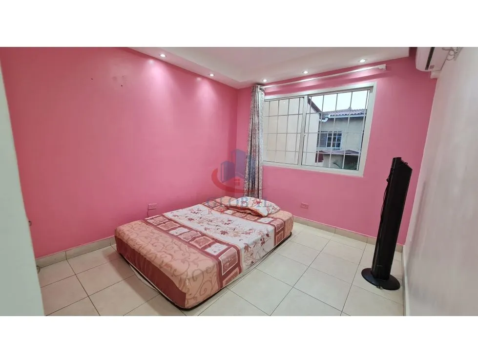 Venta de Casa en Dorado Lakes Condado del Rey