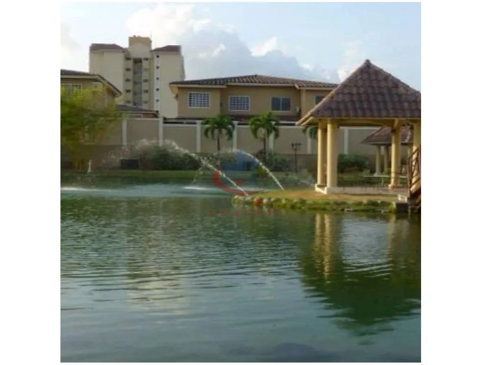 Venta de Casa en Dorado Lakes Condado del Rey