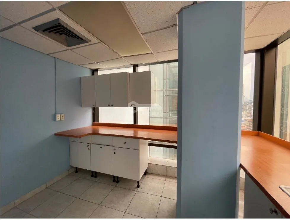 OFFICES / BELLA VISTA / PH VALLARINO / 485M / 2 BATHROOMS / 6 DIVISIONS