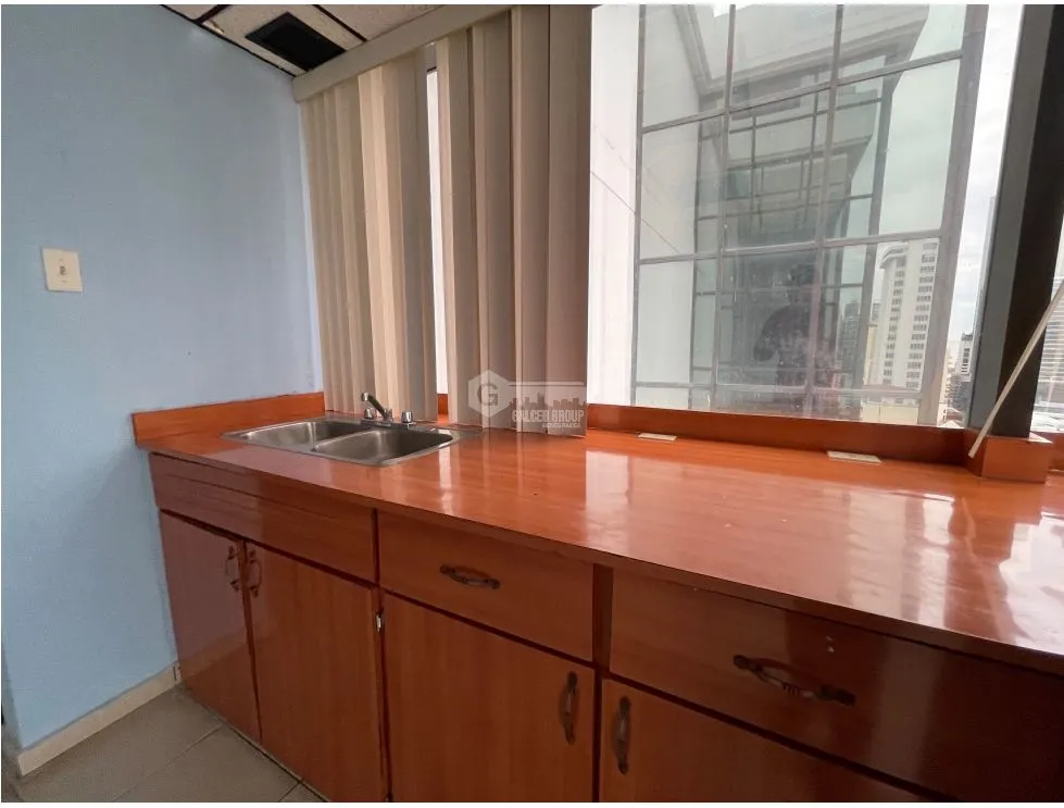 OFFICES / BELLA VISTA / PH VALLARINO / 485M / 2 BATHROOMS / 6 DIVISIONS