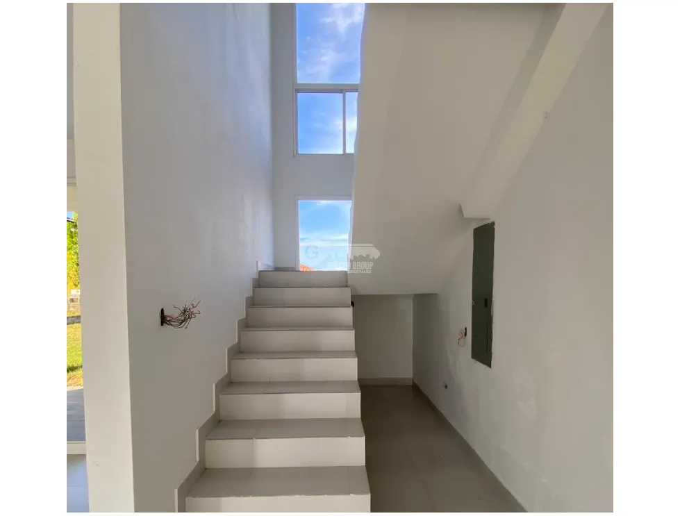 SE VENDE CASA EN NUEVA GORGONA  226 M2 DOS NIVELES CON BALCON