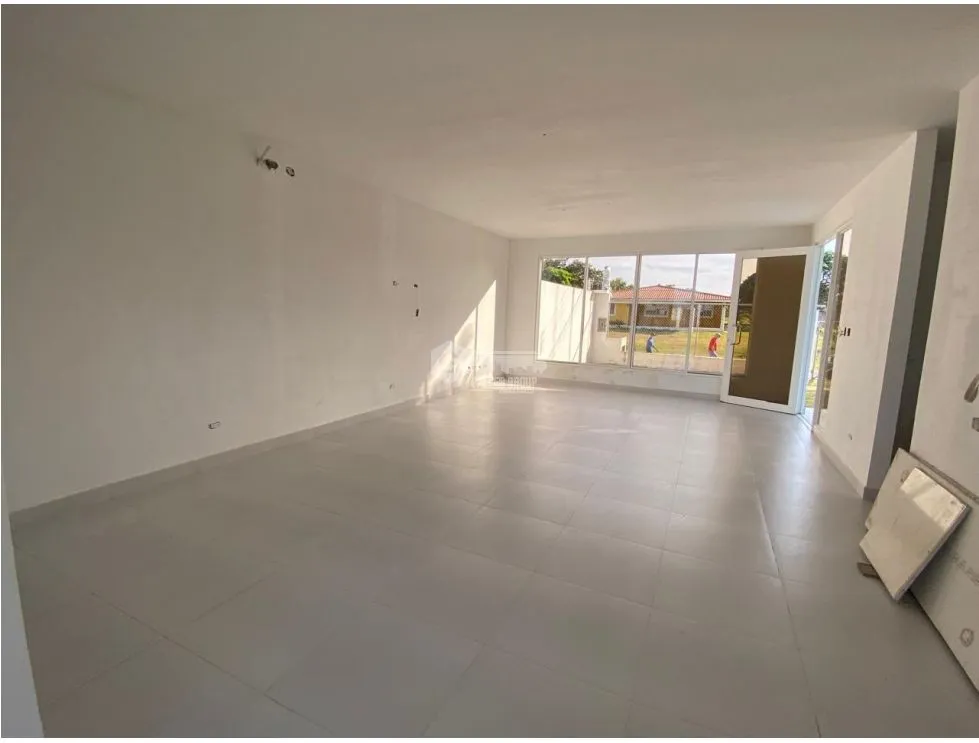 SE VENDE CASA EN NUEVA GORGONA  226 M2 DOS NIVELES CON BALCON