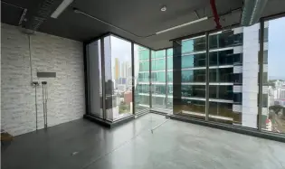 OBARRIO / LOCAL COMERCIAL / 82M / 1 BAÑ0 / 3 DIVISIONES / AIRE CENTRAL