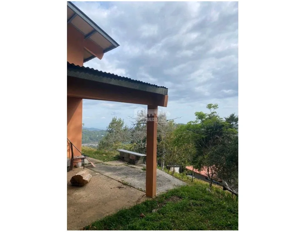 Maison unifamiliale à Cerro Azul à louer