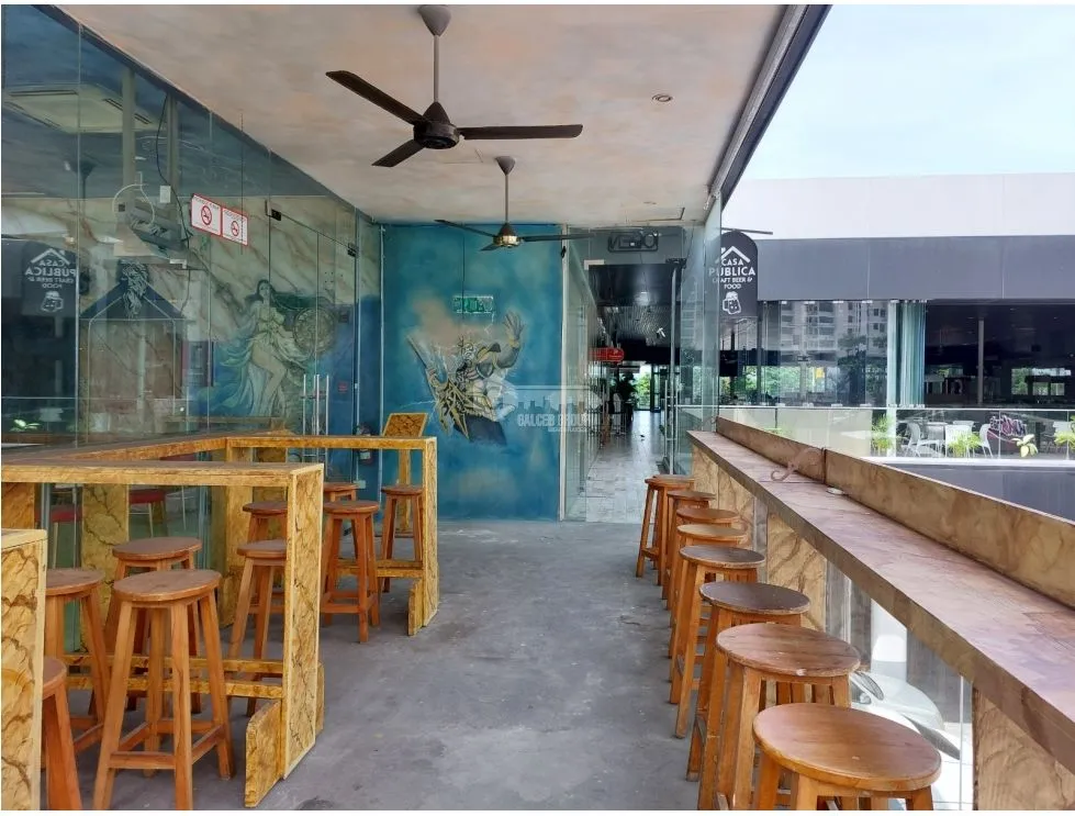Avenida Balboa / Commercial Space / Balboa Boutiques / 111m² / Corner Unit