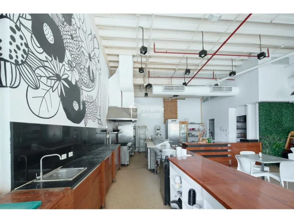 BALBOA AVENUE / COMMERCIAL SPACE / BALBOA BOUTIQUES / 147M / CORNER UNIT