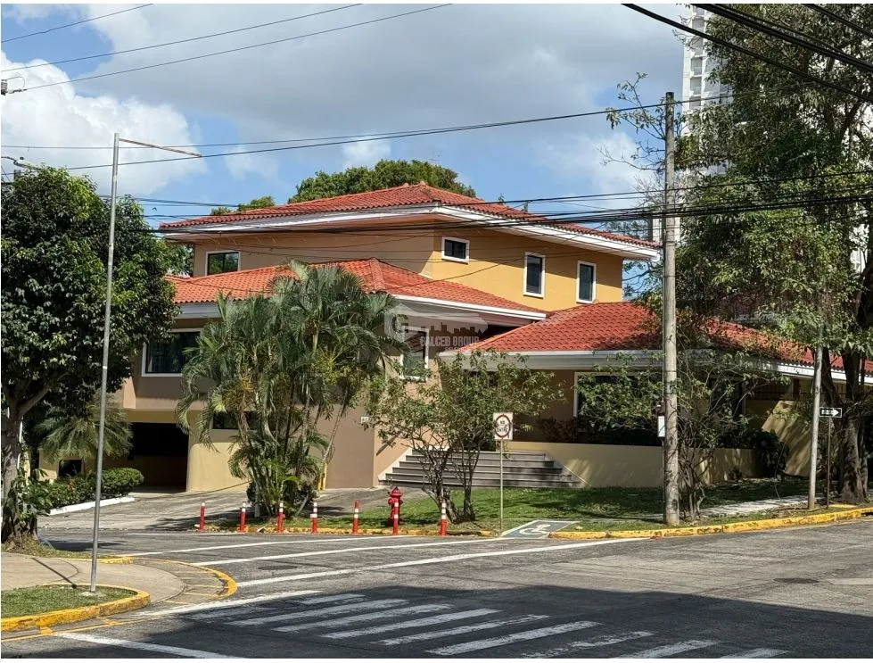 Single Family House for sale in El Carmen