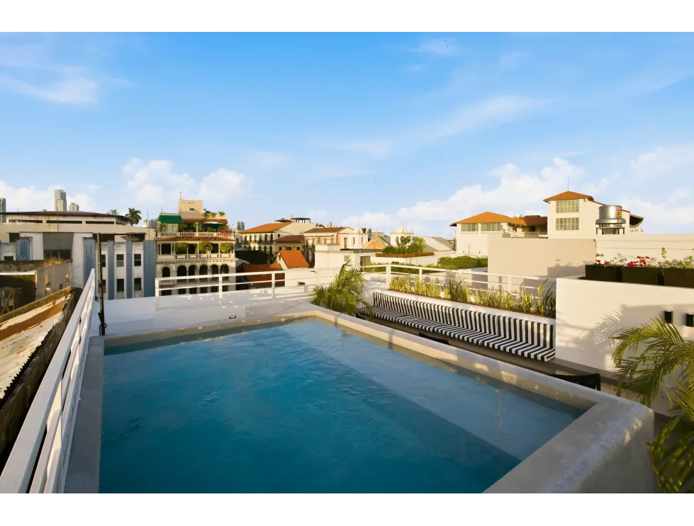 VENTA DE APARTAMENTO AMOBLADO EN PH MANSIÓN BALUARTE CASCO ANTIGUO