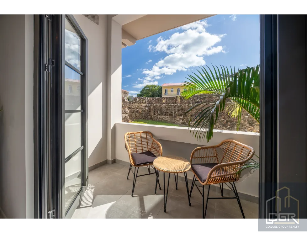 VENTA DE APARTAMENTO AMOBLADO EN PH MASIÓN BALUARTE EN CASCO ANTIGUO