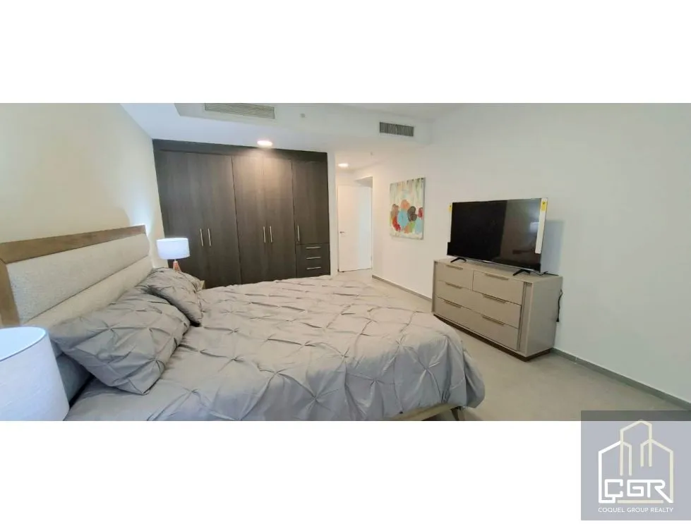 FOR SALE / FOR RENT FURNISHED APARTMENT PH YACHT CLUB