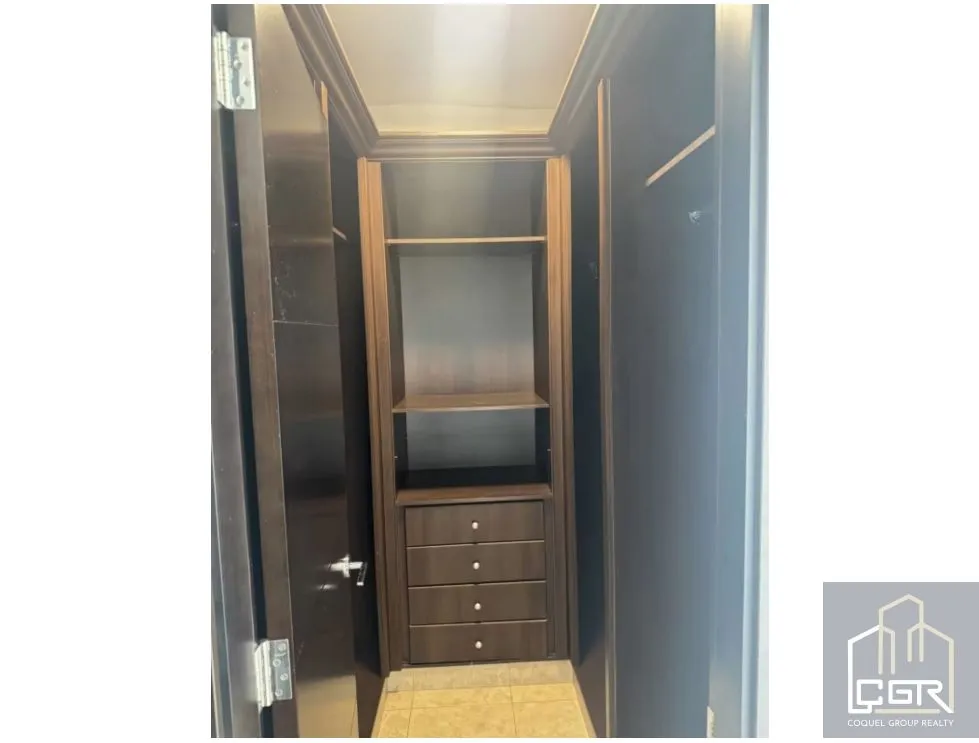 Venta o Alquiler de Apartamento con Línea Blanca en Costa del Este
