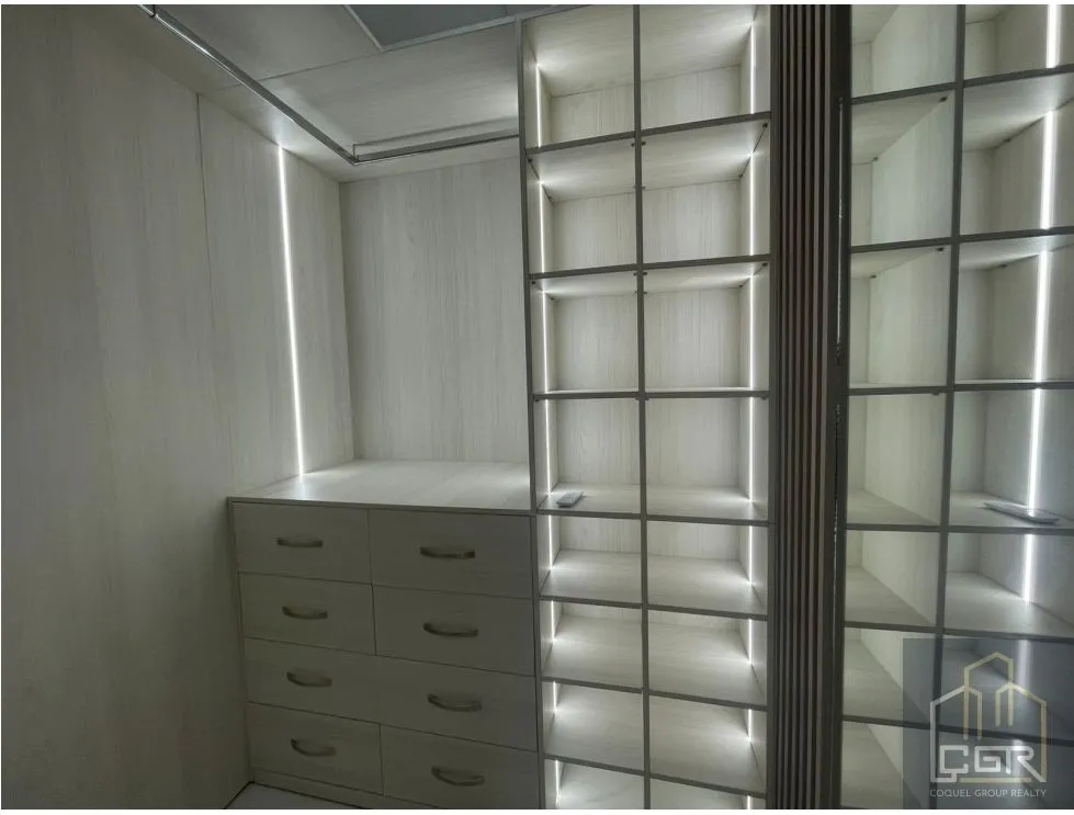 Sale of Renovated Apartment in San Francisco - Panama