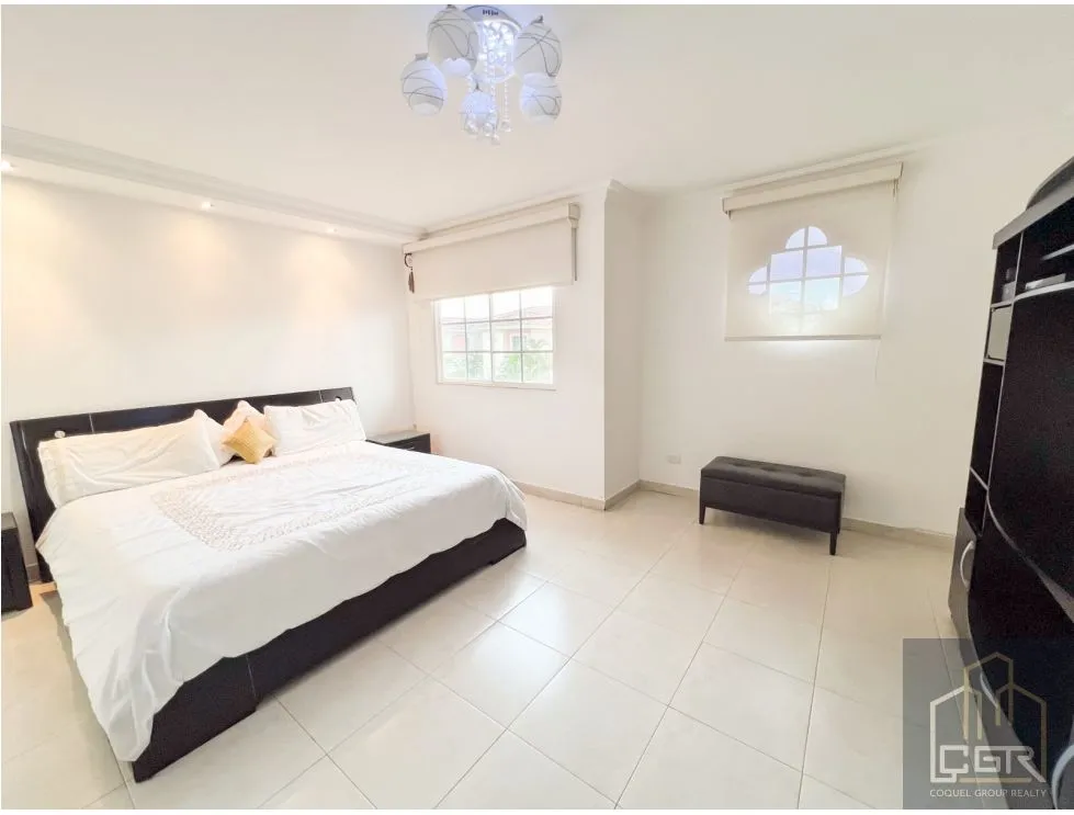 Single Family House for sale in Costa Sur