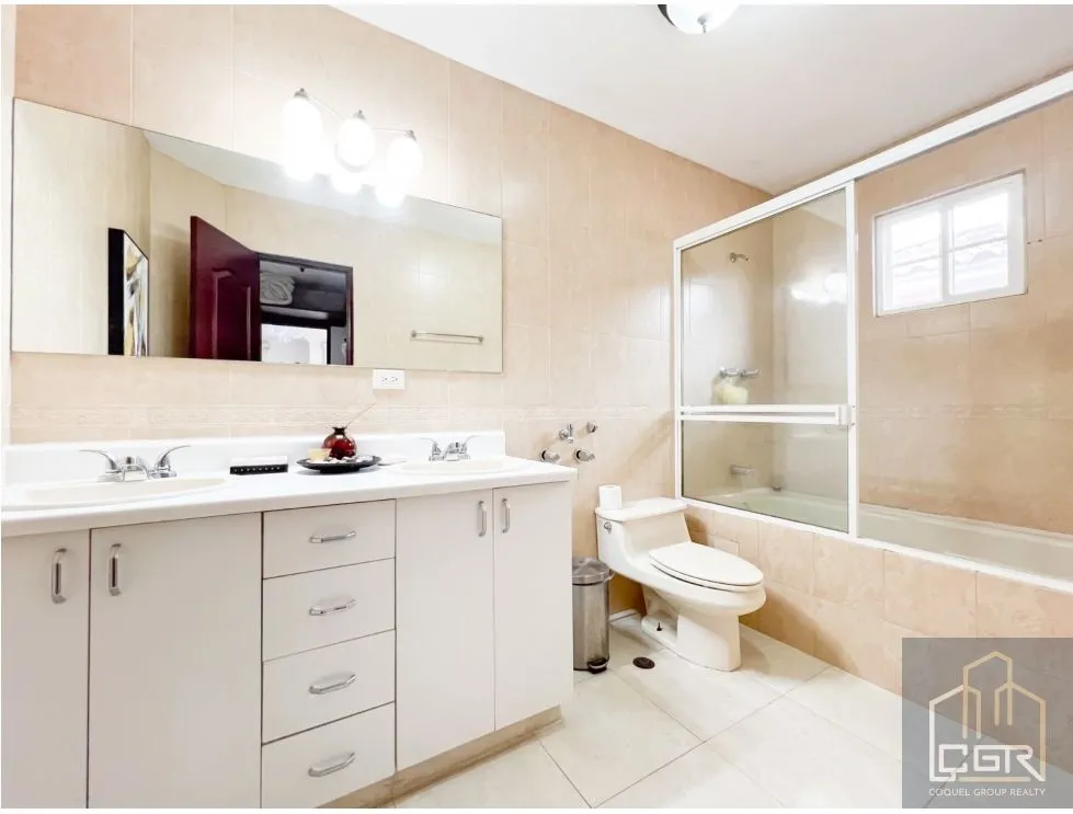 Single Family House for sale in Costa Sur