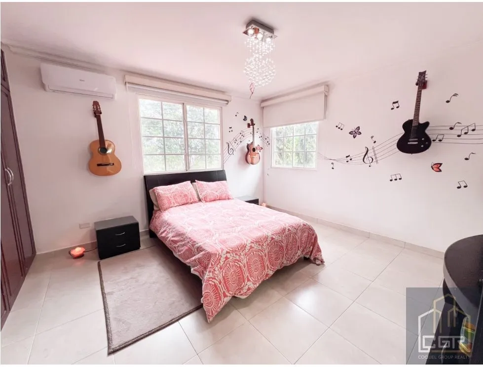 Single Family House for sale in Costa Sur