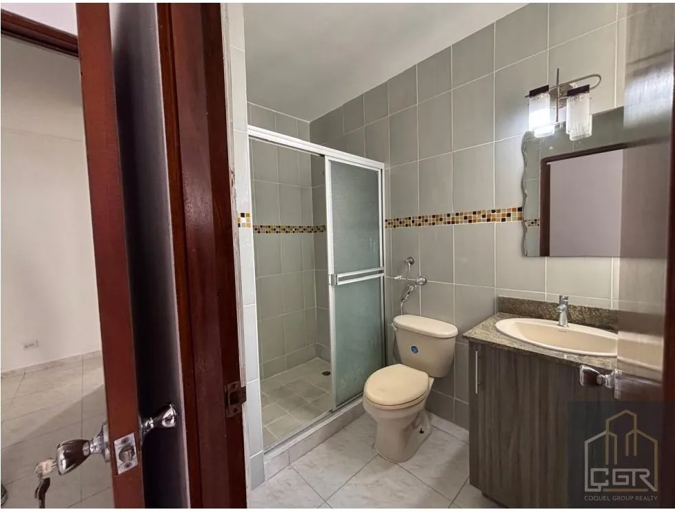 Apartment for Sale in PH Deveaux, San Francisco