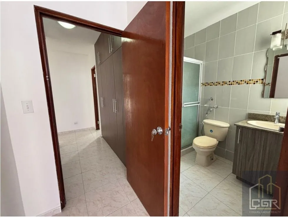 Apartment for Sale in PH Deveaux, San Francisco