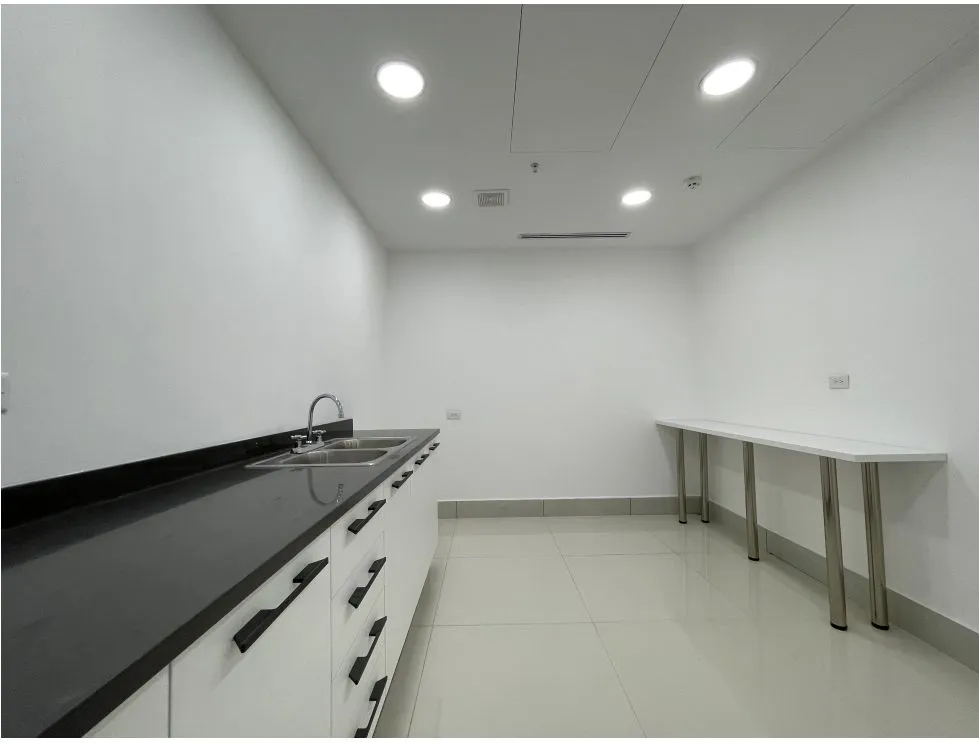 Office for rent in Costa del Este
