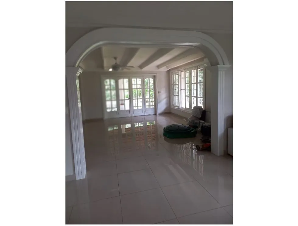 Alquiler de casa con linea blanca en La Boca, Ancón, Panamá