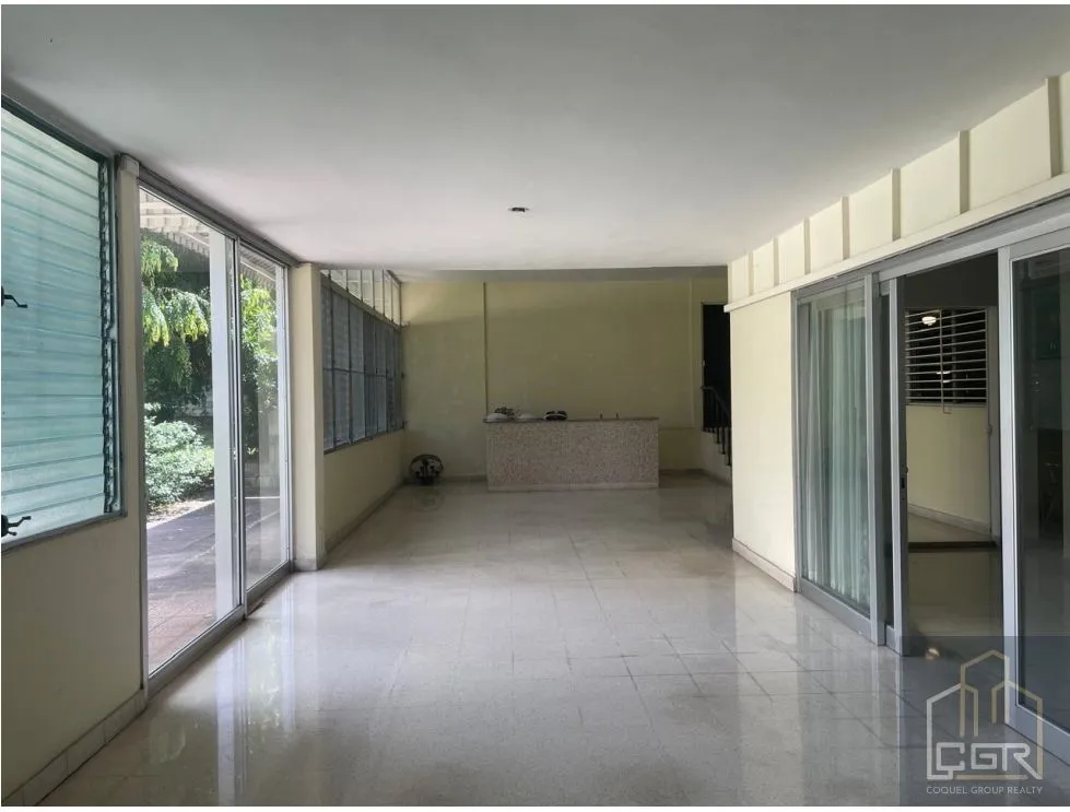 Corner House for Sale - 1,784.50 m² of Land in Obarrio, Panama