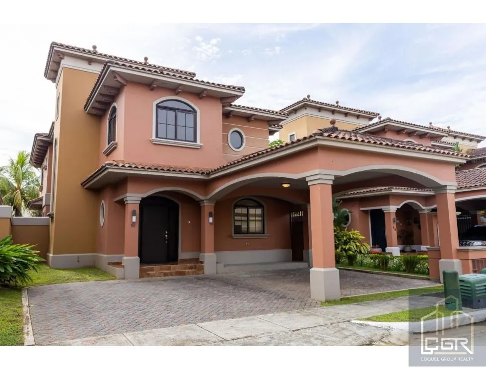 Single Family House for sale in Costa Sur
