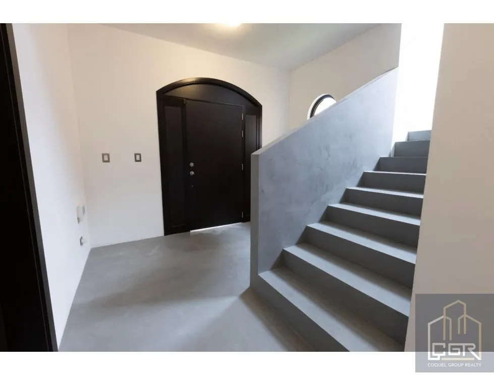 Single Family House for sale in Costa Sur