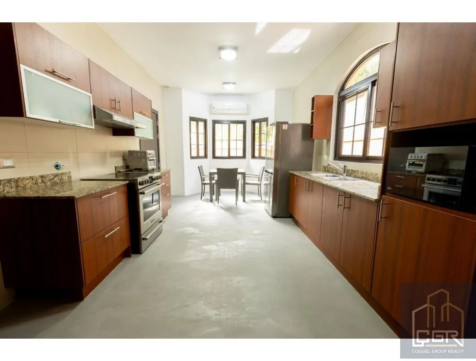 Single Family House for sale in Costa Sur