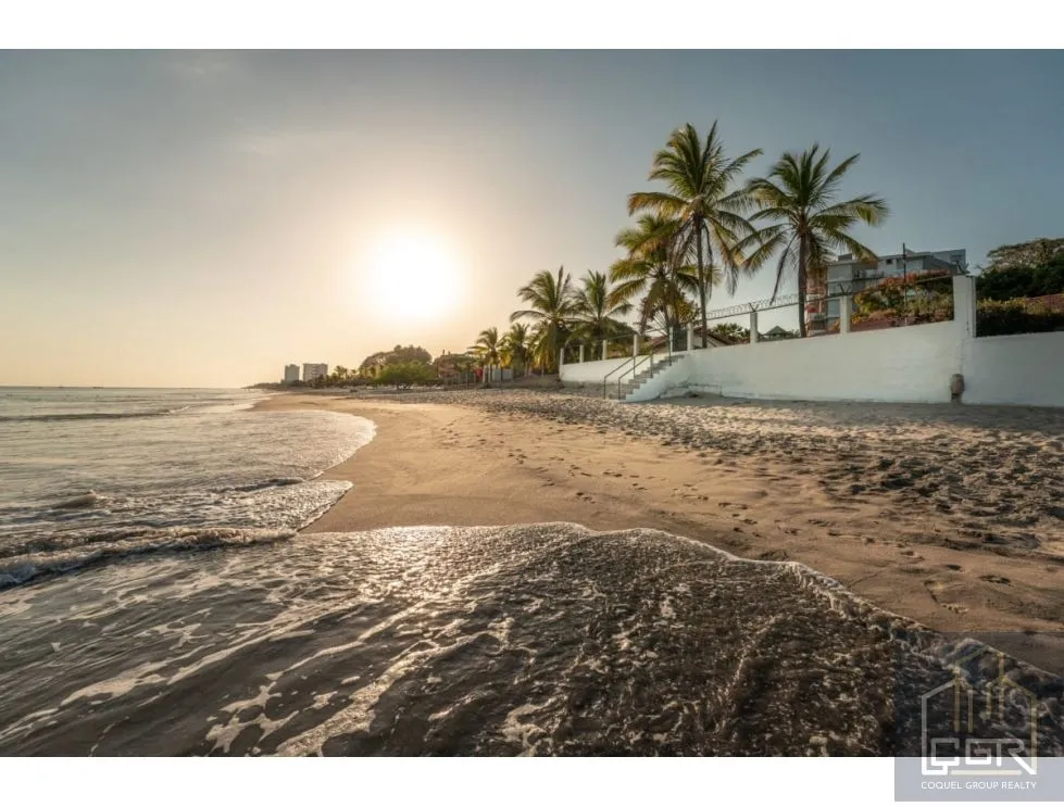 Beachfront House for Sale in Playa Blanca - Farallón - Panama