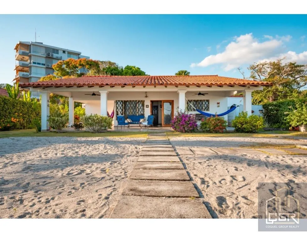 Beachfront House for Sale in Playa Blanca - Farallón - Panama