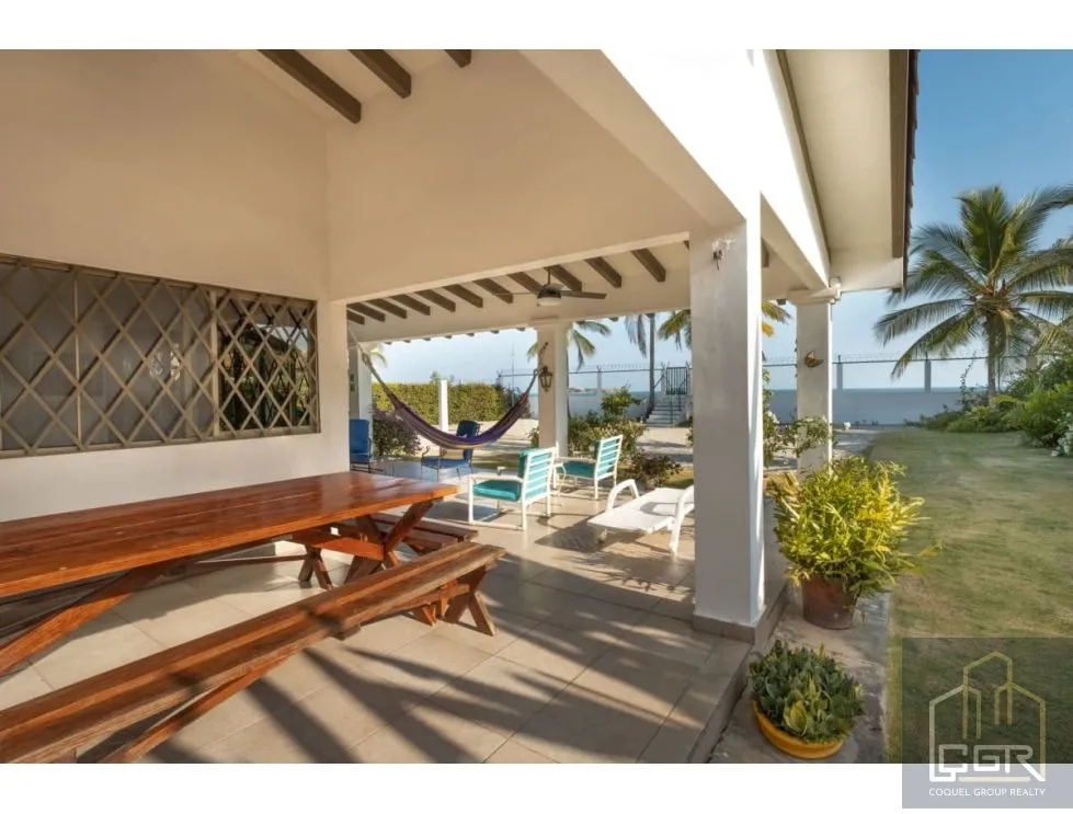 Beachfront House for Sale in Playa Blanca - Farallón - Panama