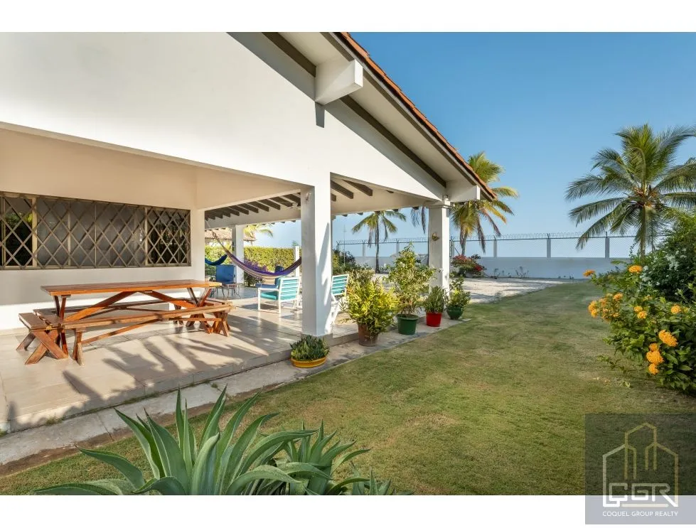 Beachfront House for Sale in Playa Blanca - Farallón - Panama