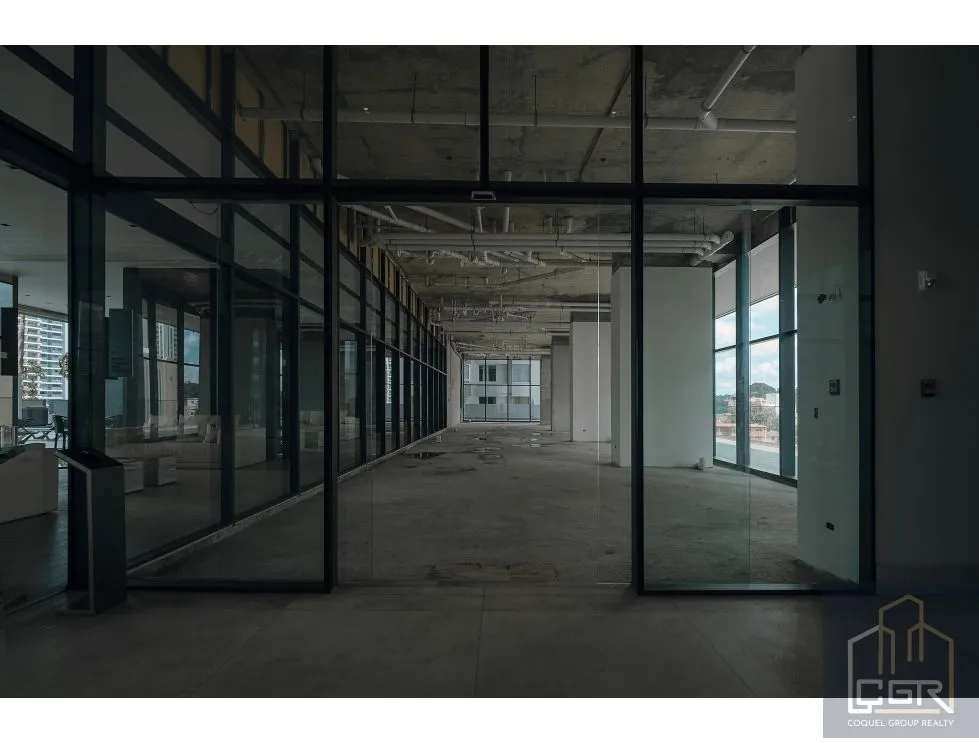Alquiler de local comercial para restaurante en edificio Armani