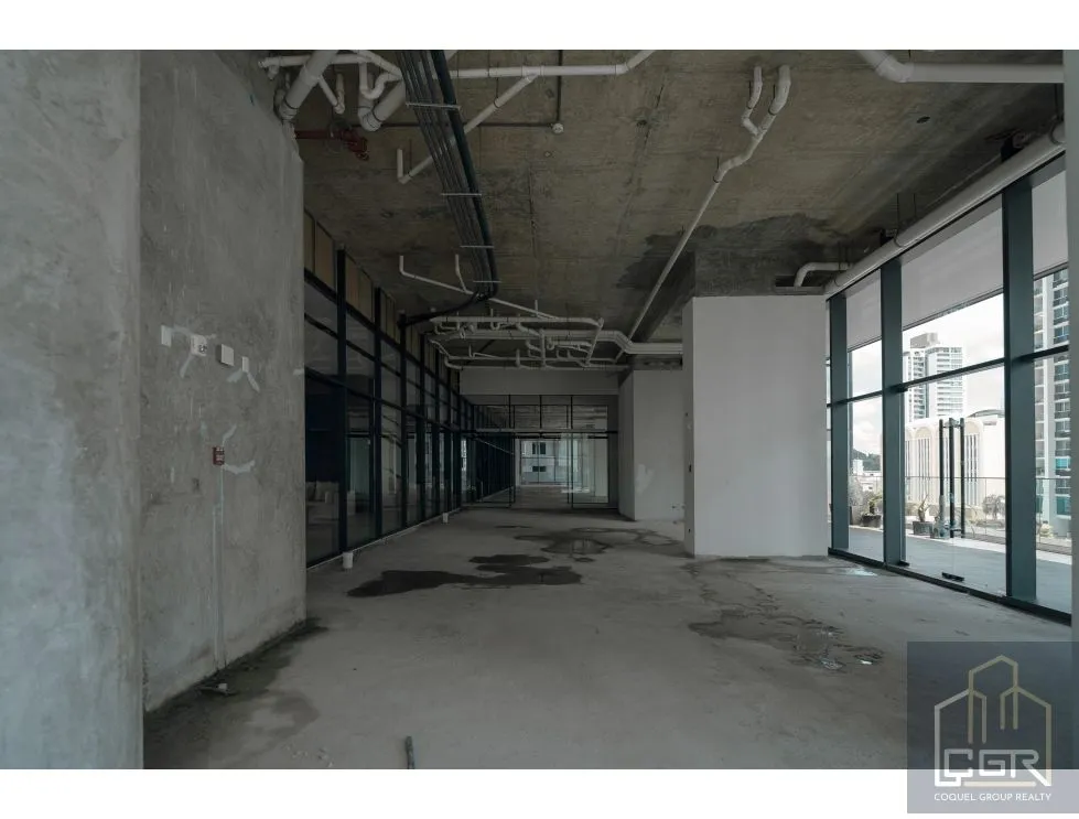Alquiler de local comercial para restaurante en edificio Armani
