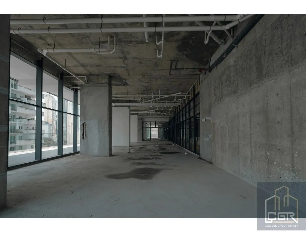 Alquiler de local comercial para restaurante en edificio Armani
