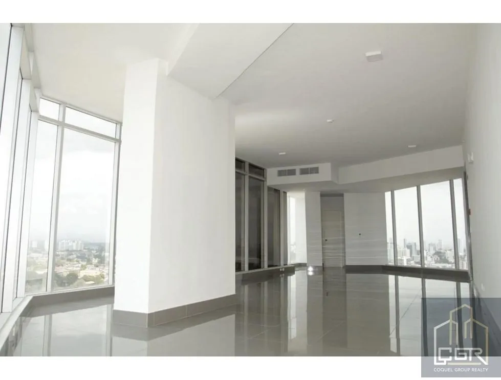 Venta de oficina en edificio Golden Point, Vía Ricardo J Alfaro