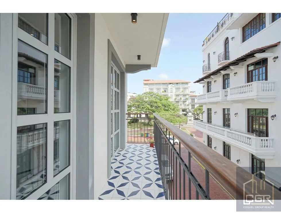 VENTA DE EDIFICIO DE APARTAMENTOS Y LOCALES COMERCIALES, CASCO ANTIGUO
