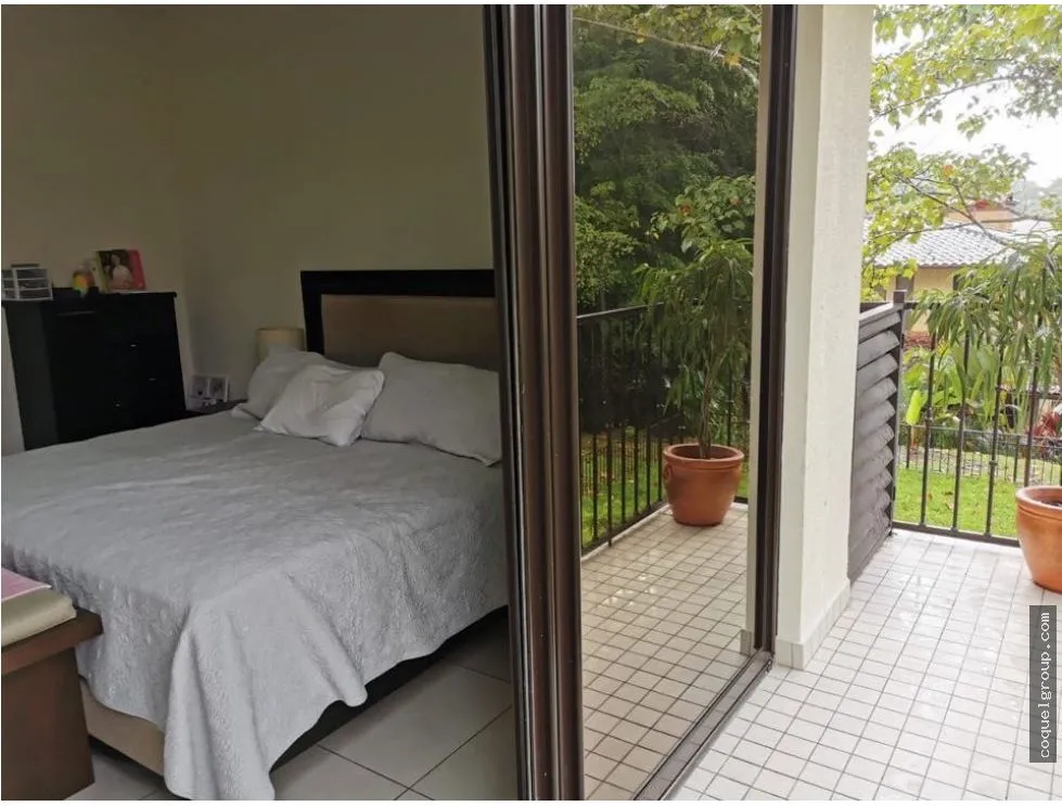 Apartment for sale in Clayton